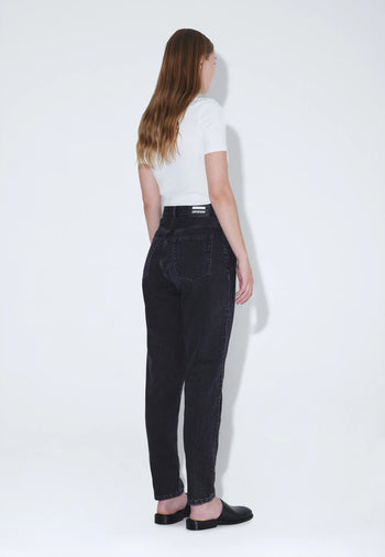 Nora_Retro_Black_01425