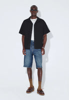 Omar_Shorts_Stream_Dark_Fade_00121
