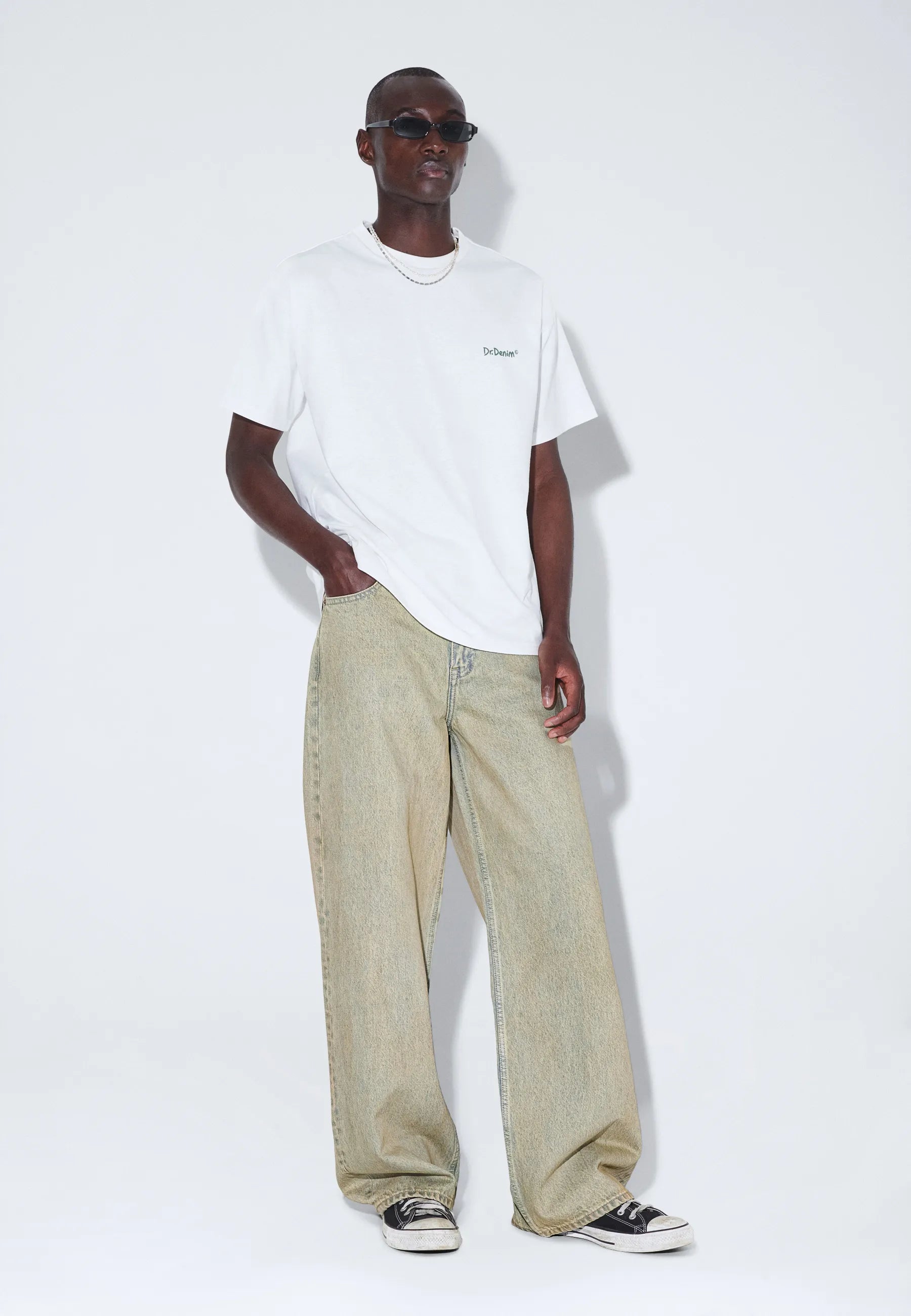 Trooper_Tee_Off_White_Flower_00410