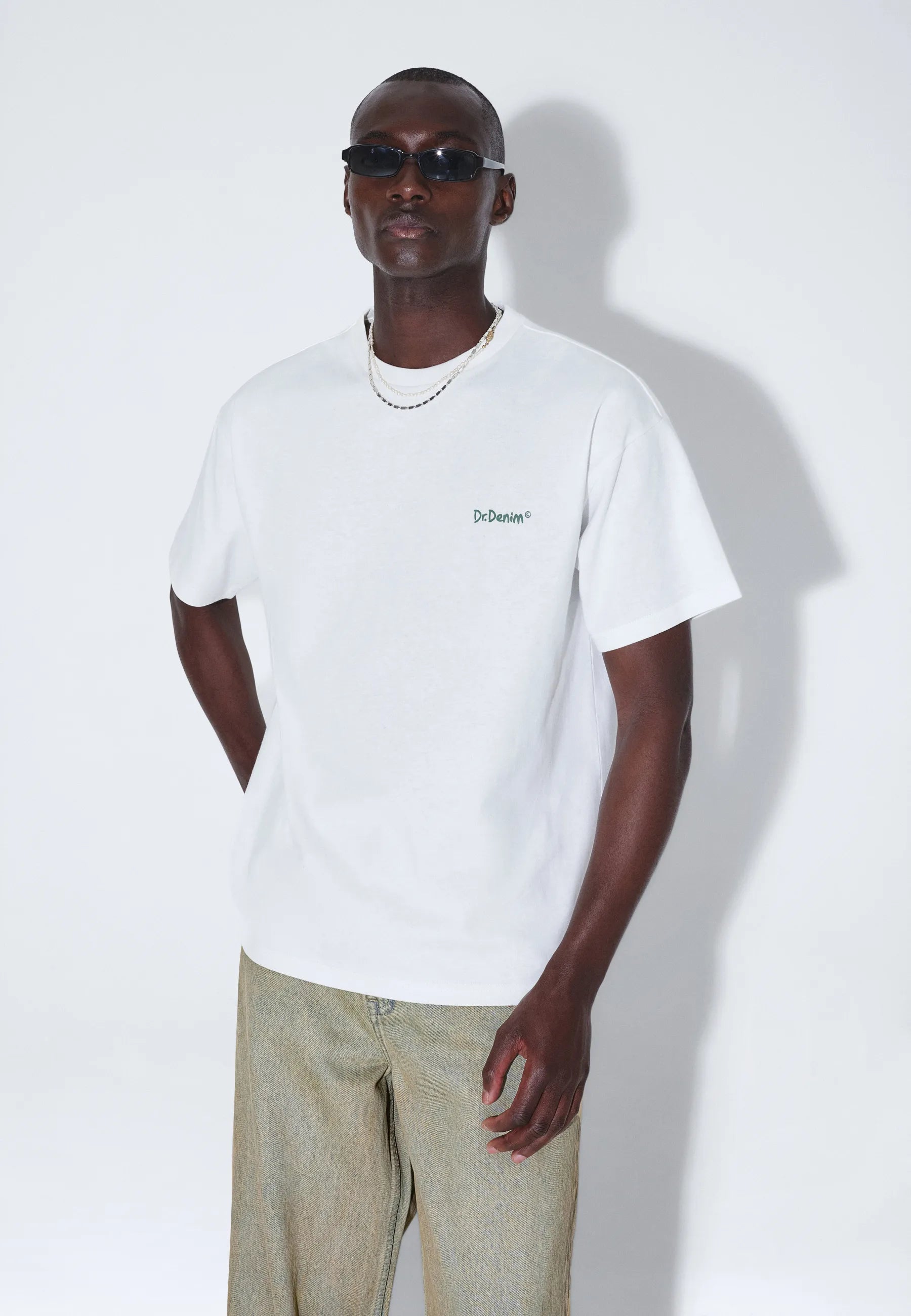 Trooper_Tee_Off_White_Flower_00420