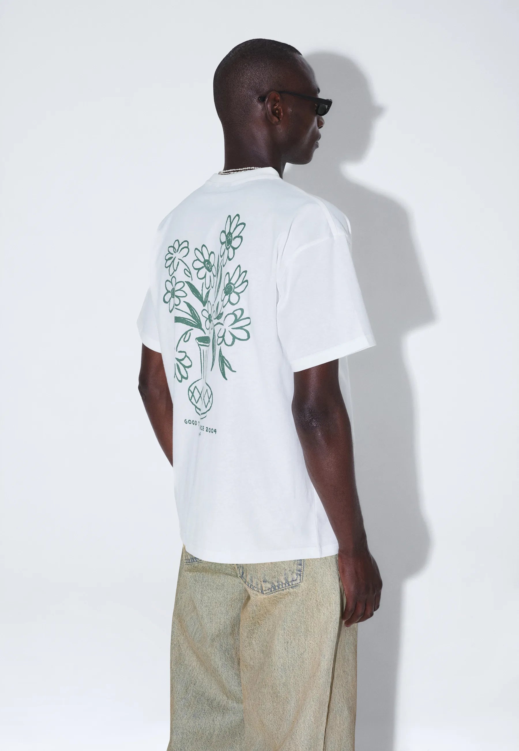 Trooper_Tee_Off_White_Flower_00430